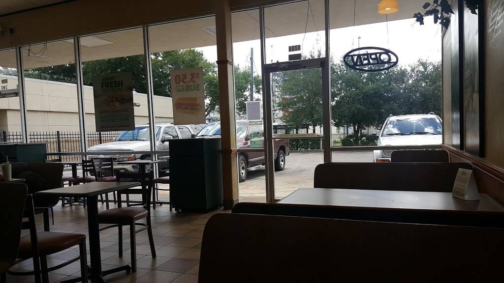 Subway Restaurants | restaurant | 3704 Scott St, Houston, TX 77004, USA | 7137479651 OR +1 713-747-9651