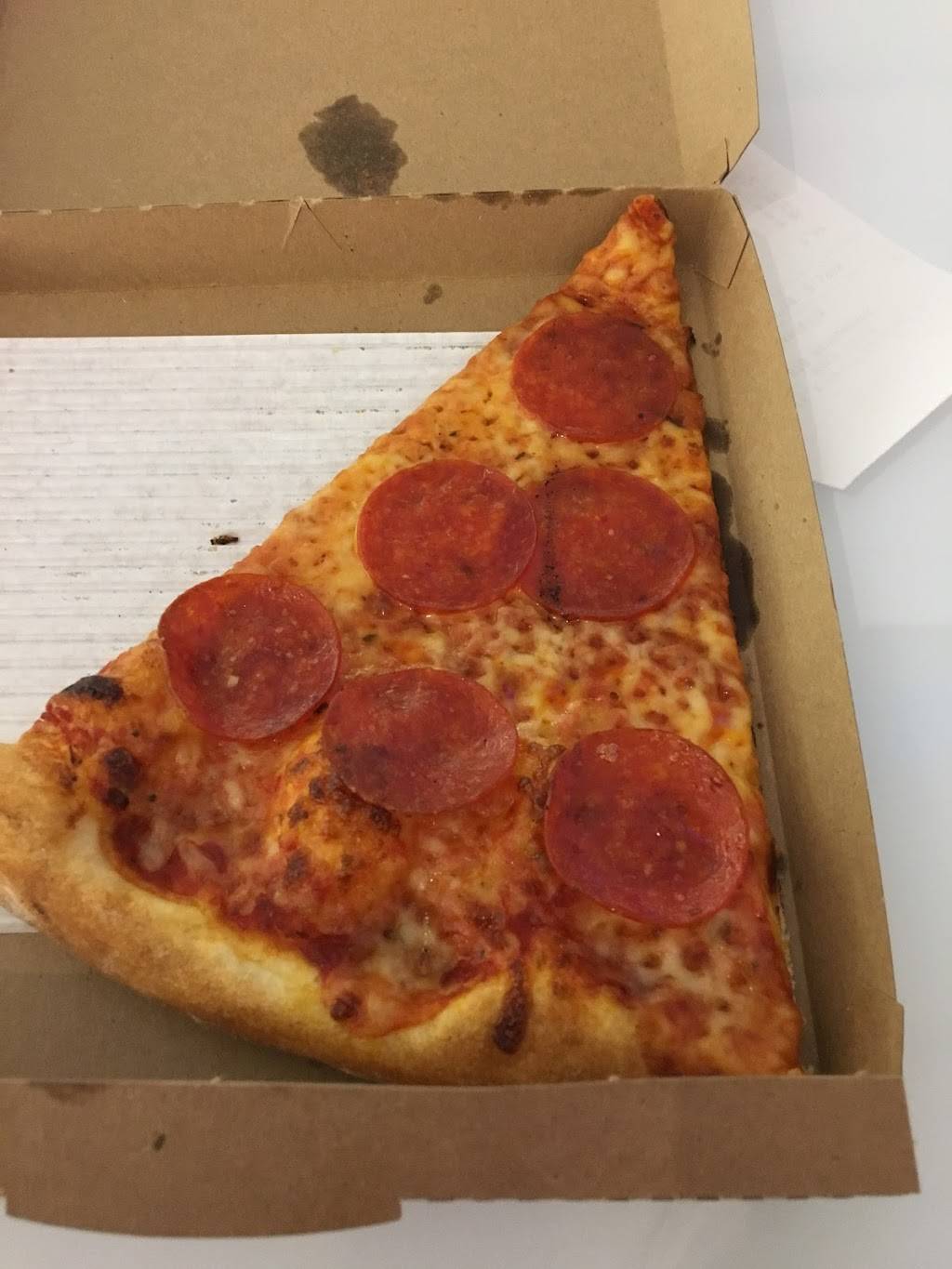 Famous Famiglia | restaurant | Terminal 5, JFK International Airport, JFK Access Rd, Queens, NY 10010, USA | 7182440197 OR +1 718-244-0197