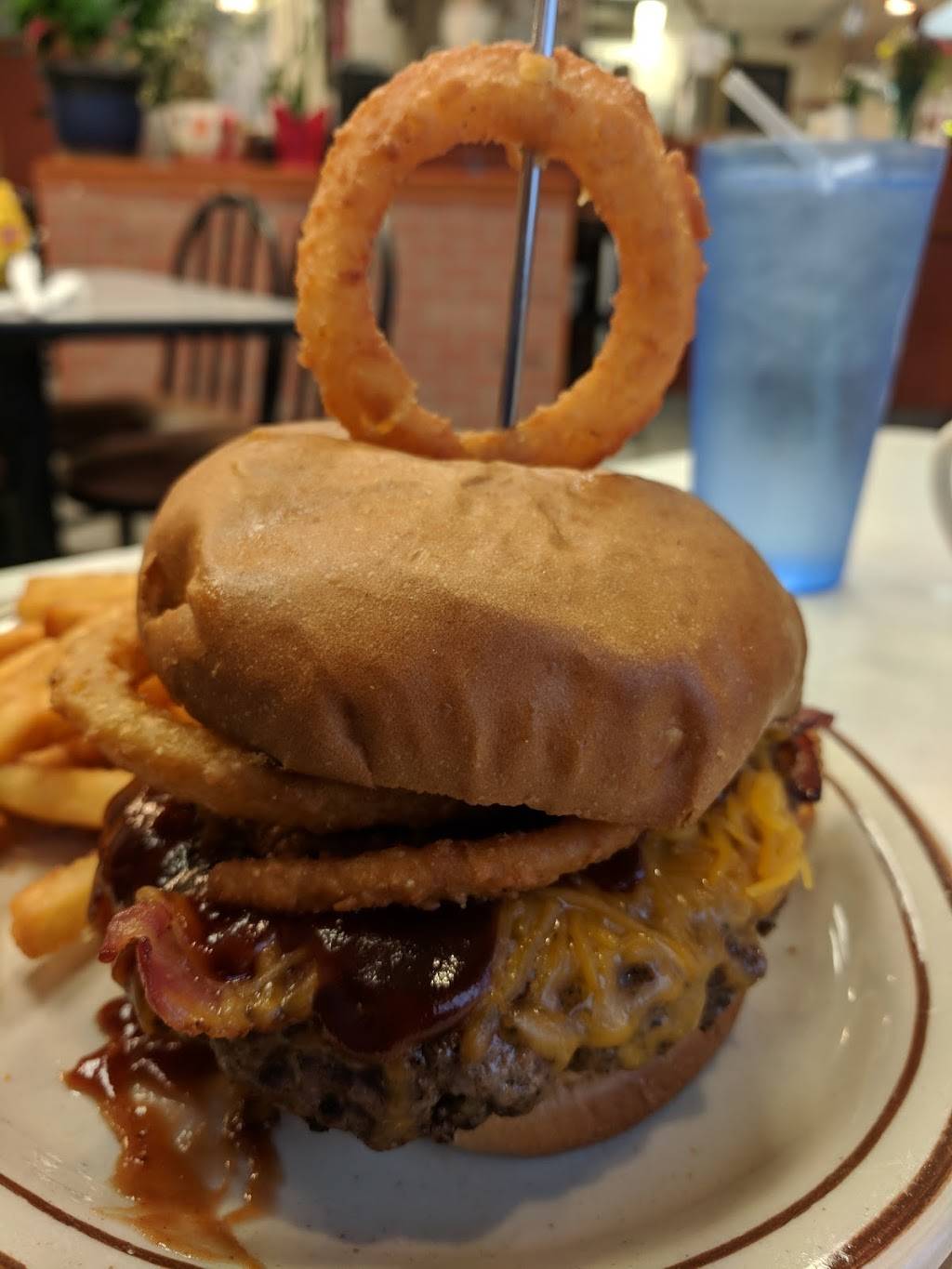 Front Street Diner | restaurant | 1400-1416 W Front St, Monroe, MI 48161, USA | 7343843034 OR +1 734-384-3034