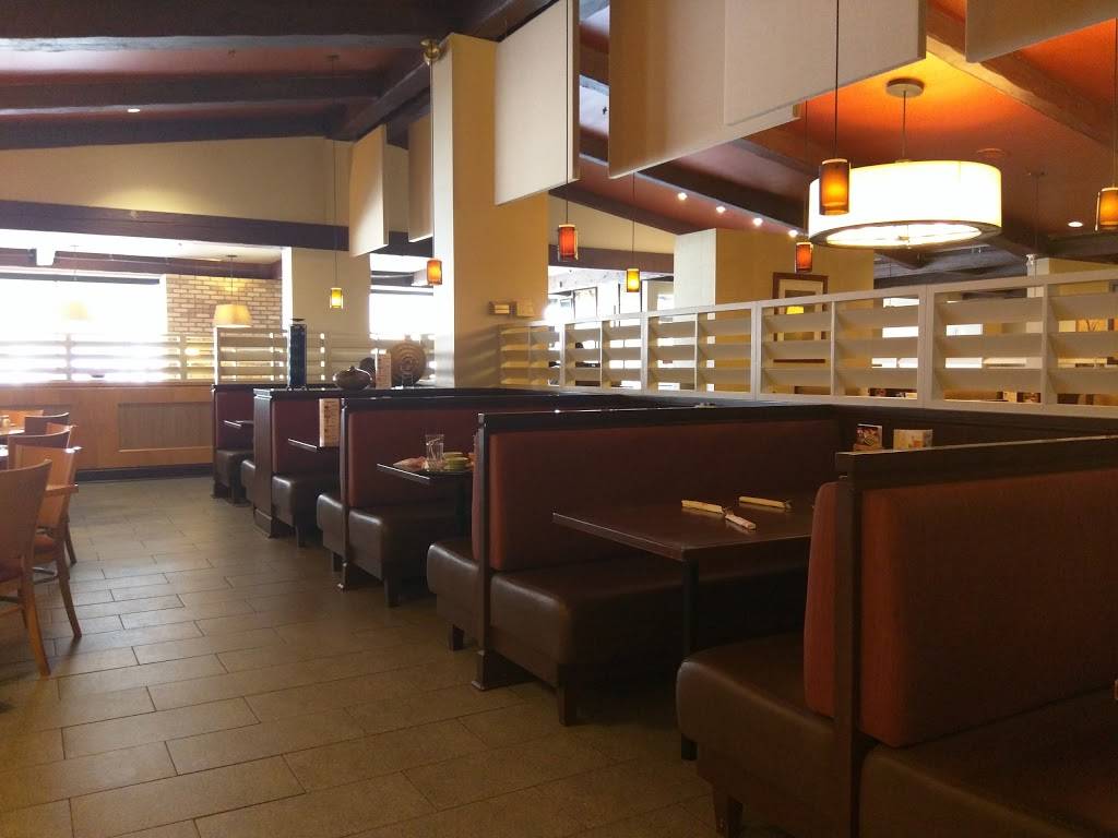 Swiss Chalet | restaurant | 2155 Leanne Blvd, Mississauga, ON L5K 2K8, Canada | 9058222040 OR +1 905-822-2040