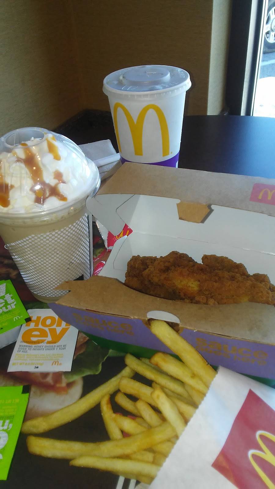 McDonalds | cafe | 420 E Market St, Louisville, KY 40202, USA | 5025838400 OR +1 502-583-8400