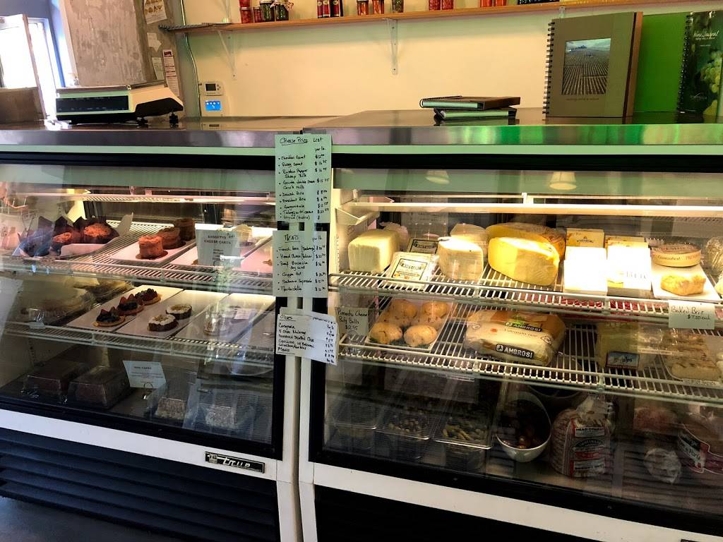 Joyces Market And Cafe | restaurant | 2717 E Union St, Seattle, WA 98122, USA | 2063229140 OR +1 206-322-9140