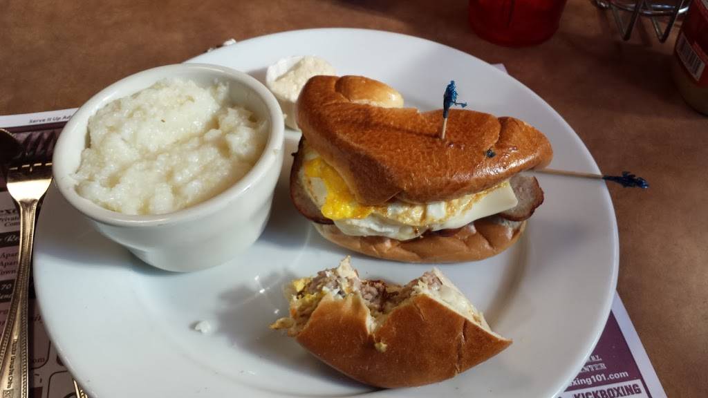 Llanerch Diner | restaurant | 95 E Township Line Rd, Upper Darby, PA 19082, USA | 6107896057 OR +1 610-789-6057