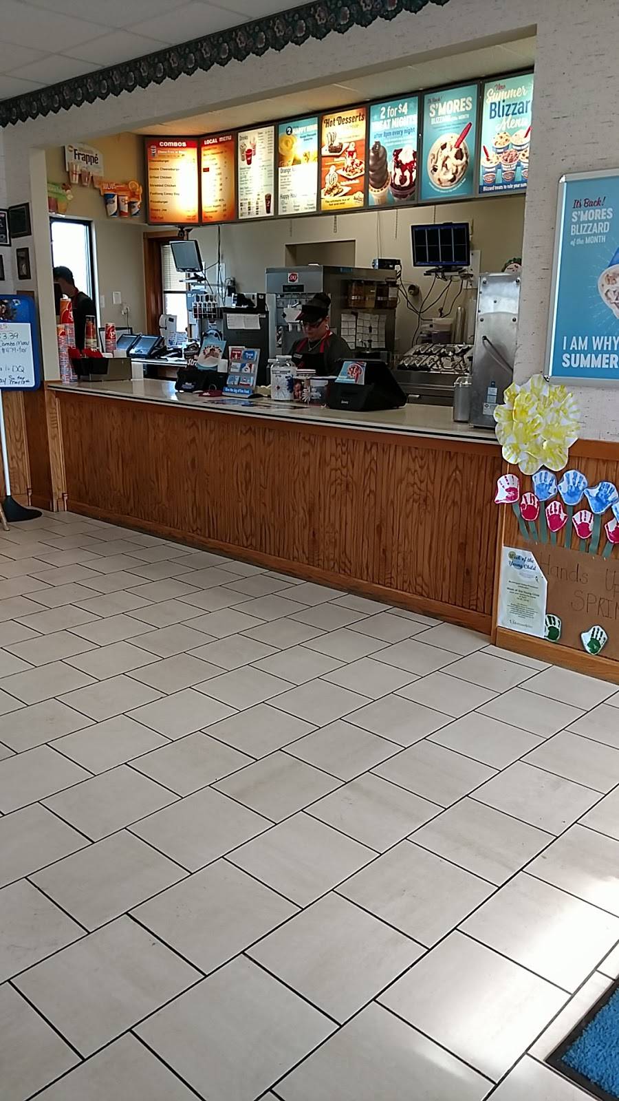 Dairy Queen | restaurant | 27 E 3rd St, Frazeysburg, OH 43822, USA | 7408282754 OR +1 740-828-2754