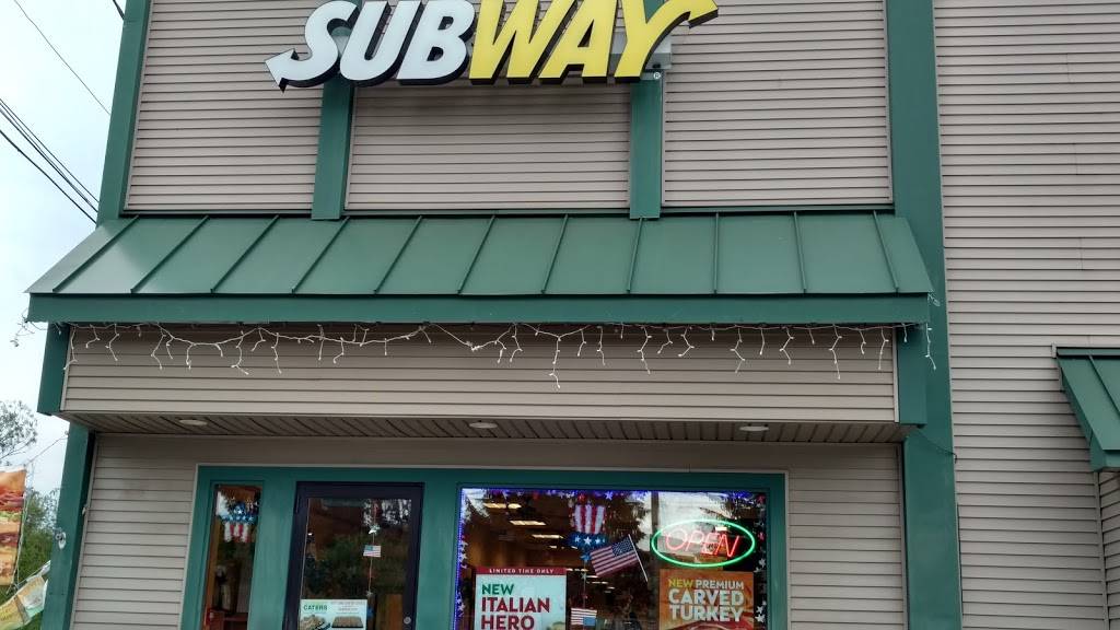 Subway | restaurant | 217 Woodstock Ave, Rutland, VT 05701, USA | 8027736000 OR +1 802-773-6000