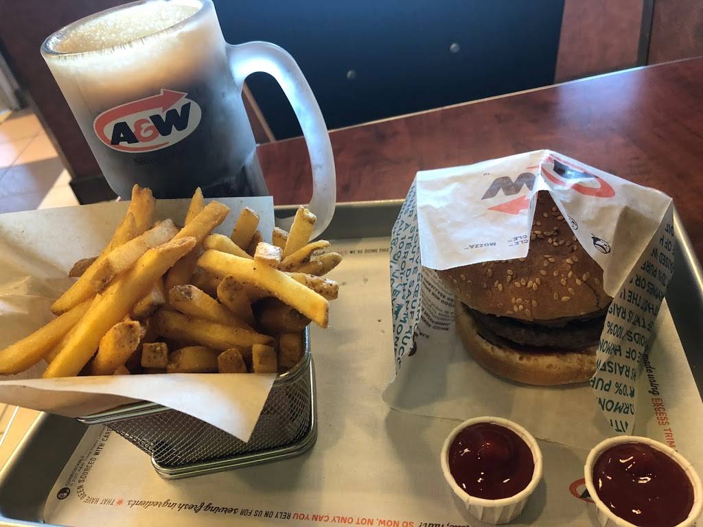 A&W Canada | restaurant | 7008 Industrial Dr, Comber, ON N0P 1J0, Canada | 5196876600 OR +1 519-687-6600