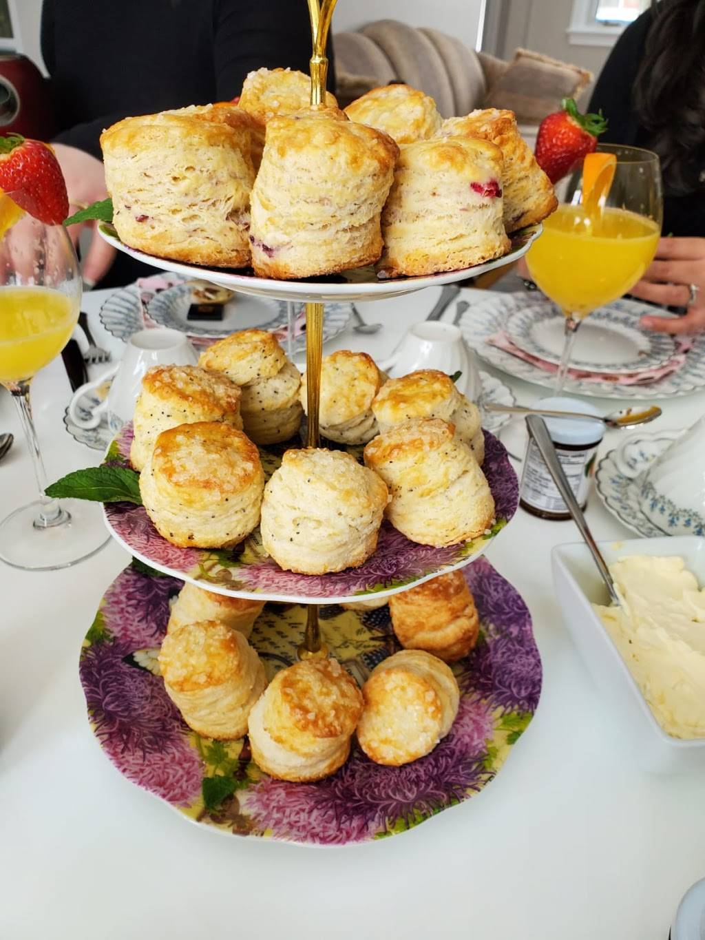 The SconeWitch Take-Away (Cyrville) | bakery | 1638 Cyrville Rd #4, Gloucester, ON K1B 3L8, Canada | 6137442585 OR +1 613-744-2585