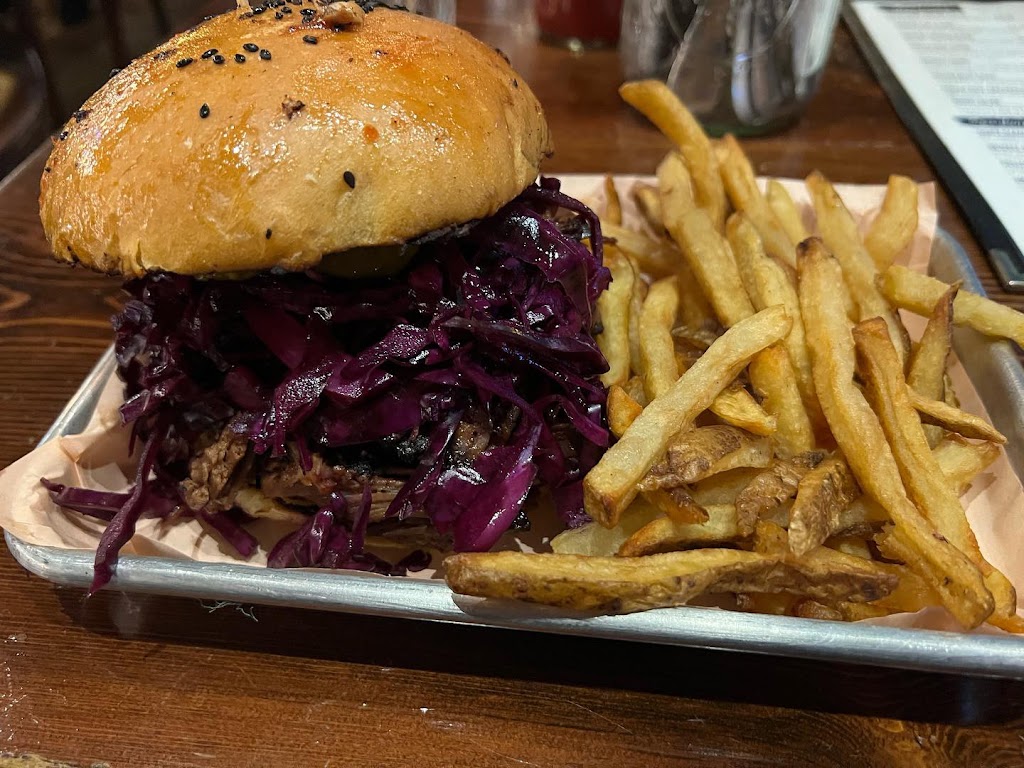 Izzys Brooklyn Smokehouse - Miami | restaurant | 3585 NE 207th St, Aventura, FL 33180, USA | 3056907103 OR +1 305-690-7103