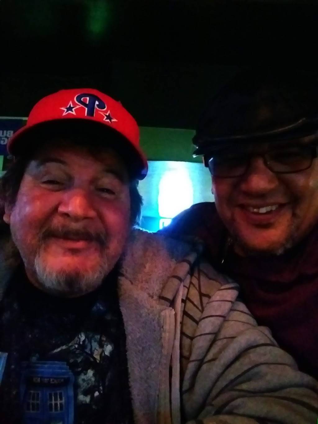 Pockets Restaurant & Tavern | restaurant | 315 S Dupont Hwy, New Castle, DE 19720, USA | 3023288499 OR +1 302-328-8499