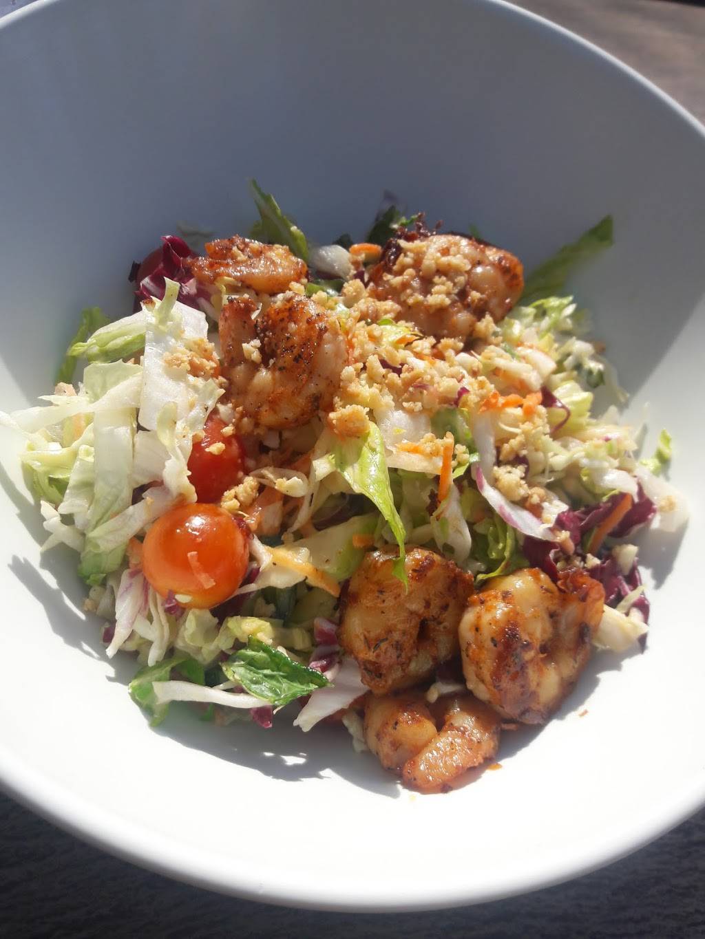 Tangaroa Terrace Tropical Bar & Grill | restaurant | 1150 Magic Way, Anaheim, CA 92802, USA | 7147813463 OR +1 714-781-3463