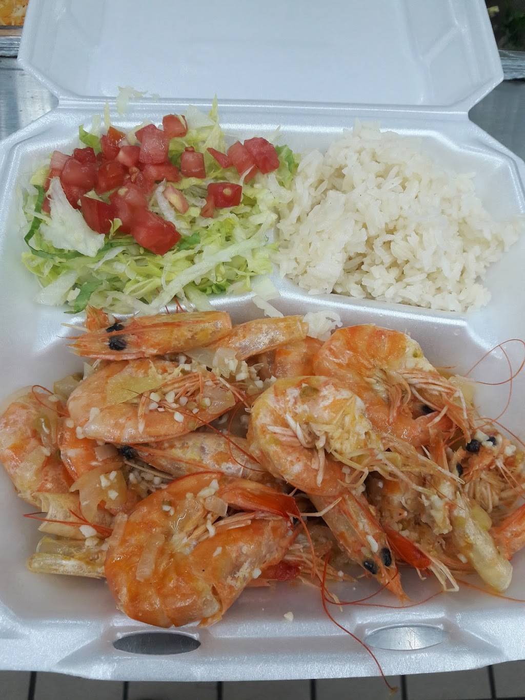 Las 3 comadres kitchen | meal takeaway | 2415 th street, Vero Beach, FL 32967, USA | 7722991542 OR +1 772-299-1542