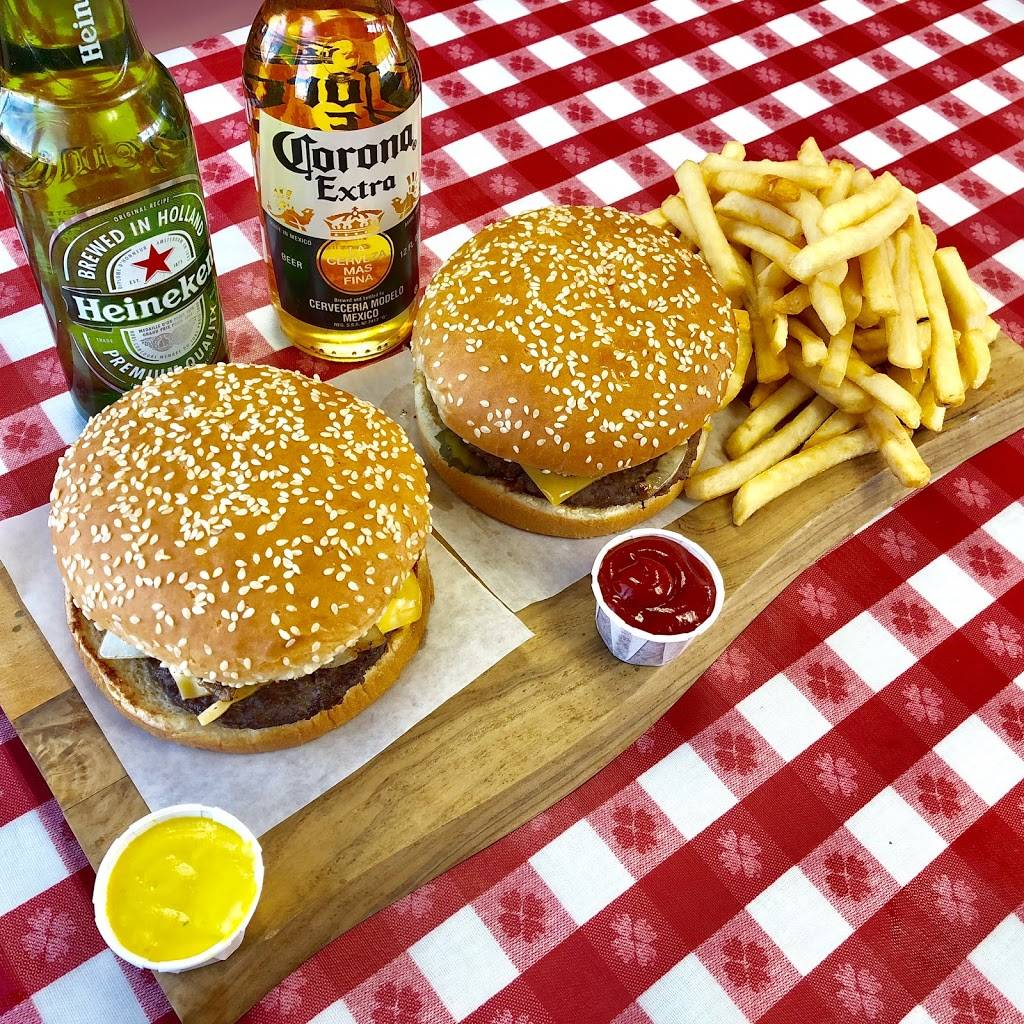 A V Anthonys Restaurant | restaurant | 4720 W 63rd St, Chicago, IL 60629, USA | 7735857180 OR +1 773-585-7180