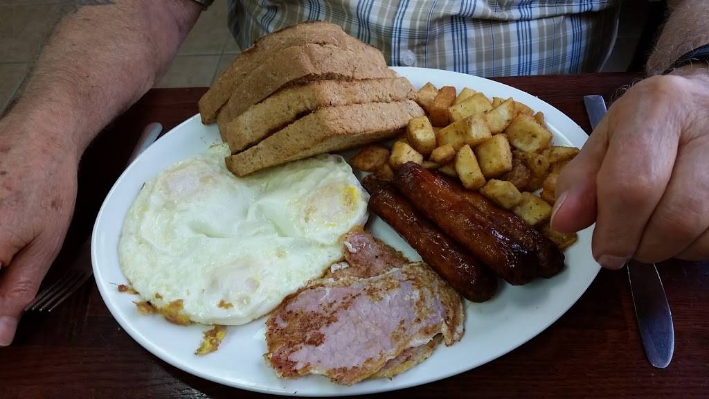 Family Kitchen | restaurant | 73 Erie St S, Leamington, ON N8H 3B2, Canada | 5193240660 OR +1 519-324-0660