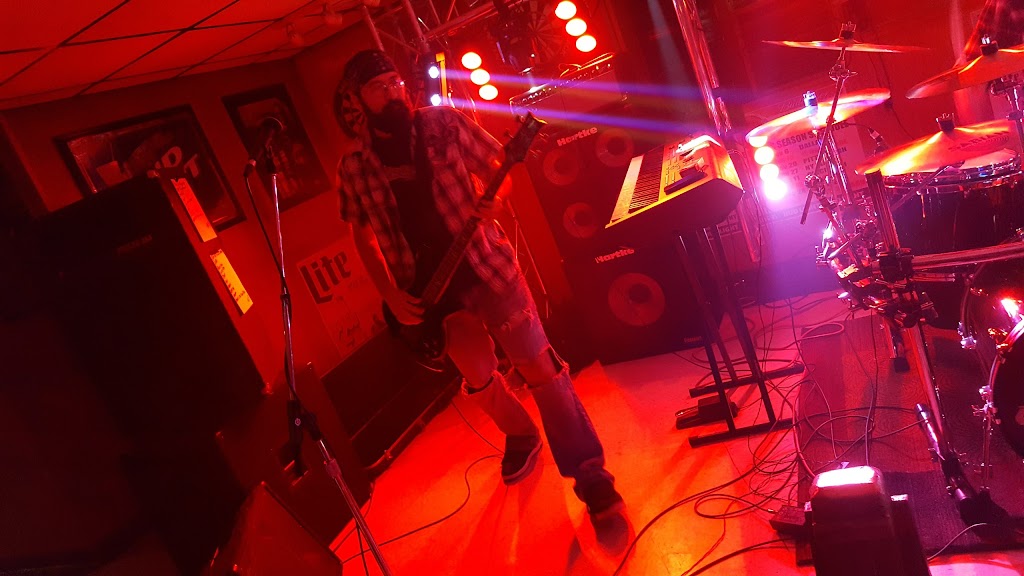 River Room Lounge | restaurant | 424 W Main St, Loudonville, OH 44842, USA | 4199947447 OR +1 419-994-7447