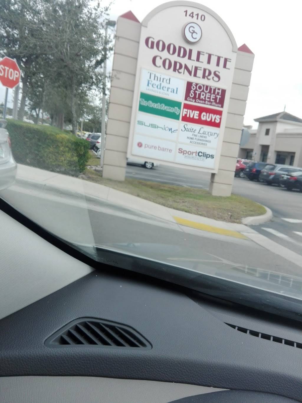 Five Guys | meal takeaway | 1410 Pine Ridge Rd, Naples, FL 34109, USA | 2392615603 OR +1 239-261-5603