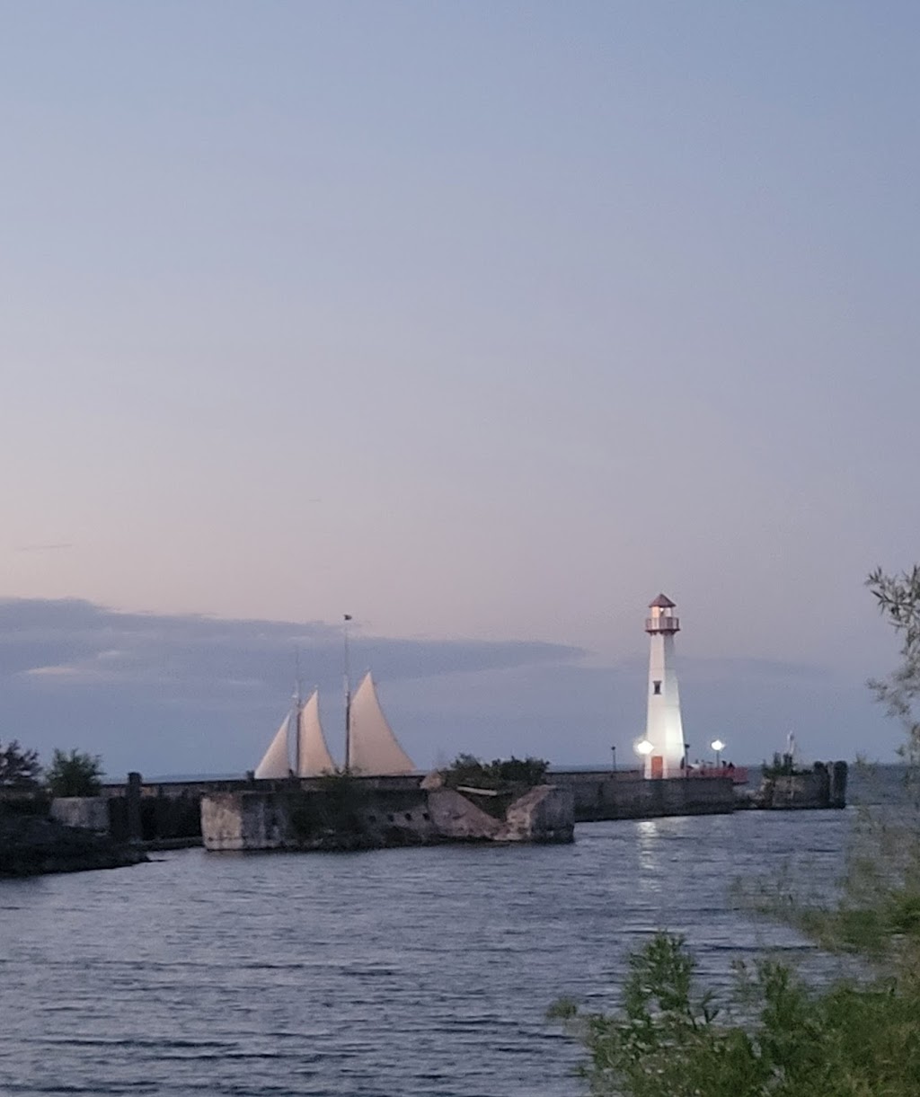 Village Inn of St. Ignace | restaurant | 250 N State St, St Ignace, MI 49781, USA | 9066439511 OR +1 906-643-9511