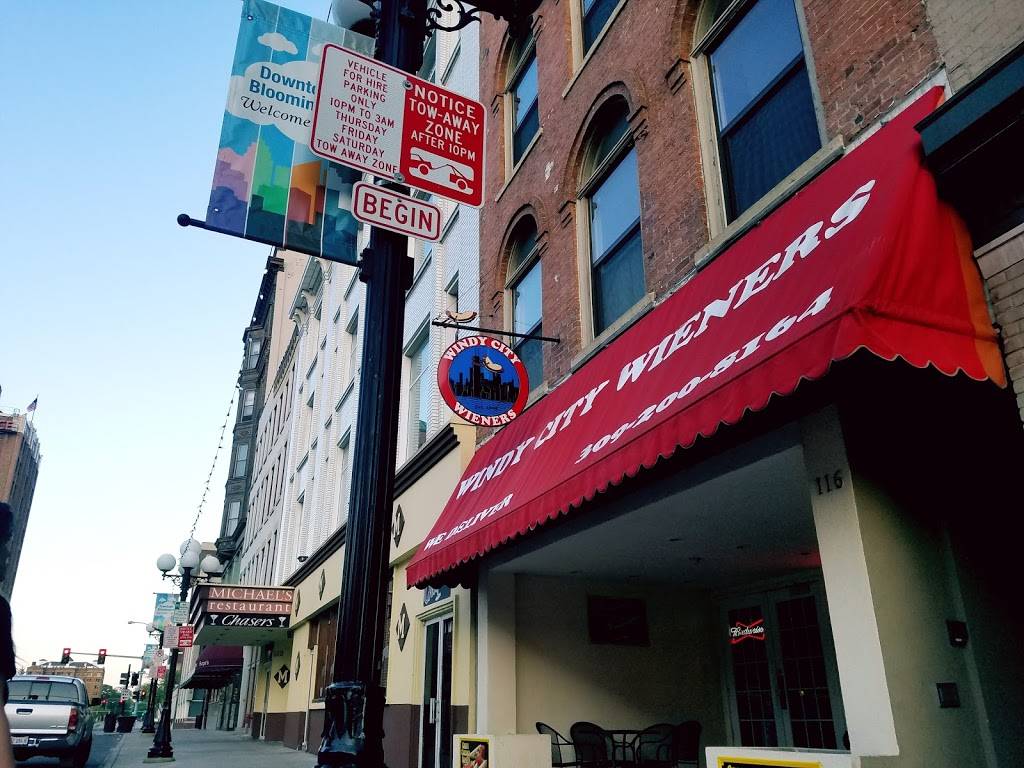 Windy City Wieners - Bloomington | restaurant | 116 W Washington St, Bloomington, IL 61701, USA | 3092008164 OR +1 309-200-8164