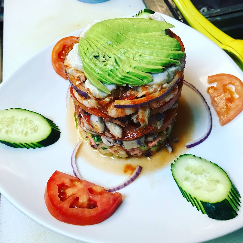 Mariscos el Paraíso de Sinaloa | restaurant | 9240 N 43rd Ave, Glendale, AZ 85302, USA | 6232432504 OR +1 623-243-2504