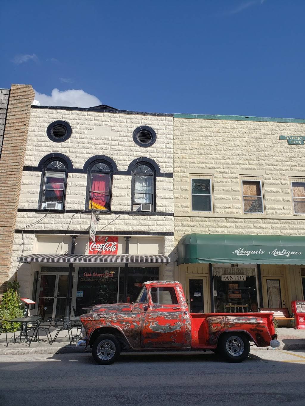 Oak Street Deli | restaurant | 26 W Oak St, Arcadia, FL 34266, USA | 8634943898 OR +1 863-494-3898