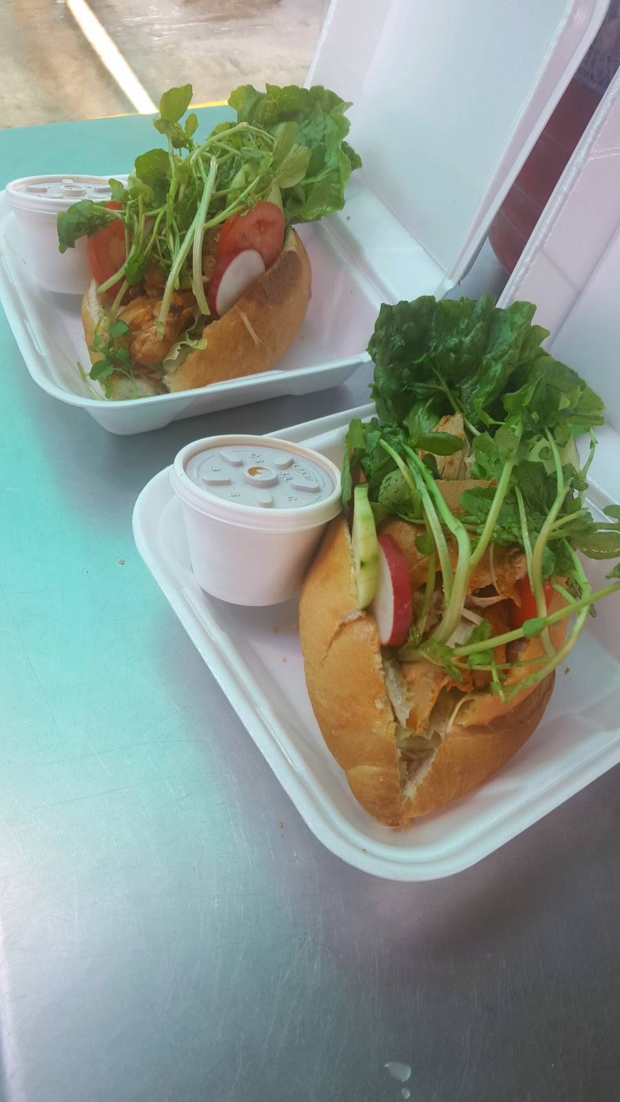 Deliciosas Pupusas inside car wash | restaurant | 5509 Alhambra Ave, Los Angeles, CA 90032, USA | 3233473300 OR +1 323-347-3300