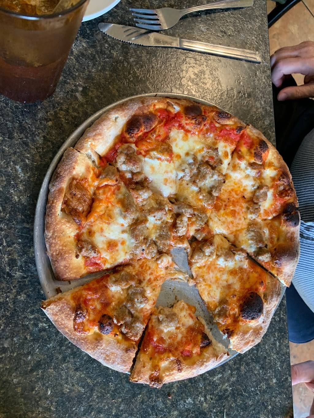 Roccos Pizza Pasta Grill | restaurant | 827 14th St W, Bradenton, FL 34205, USA | 9412260000 OR +1 941-226-0000