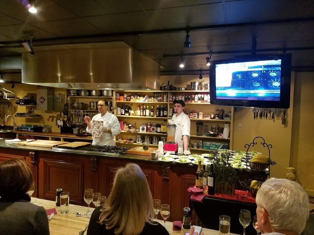 A Chefs Kitchen | restaurant | 501 Prince George St, Williamsburg, VA 23185, USA | 7575648500 OR +1 757-564-8500