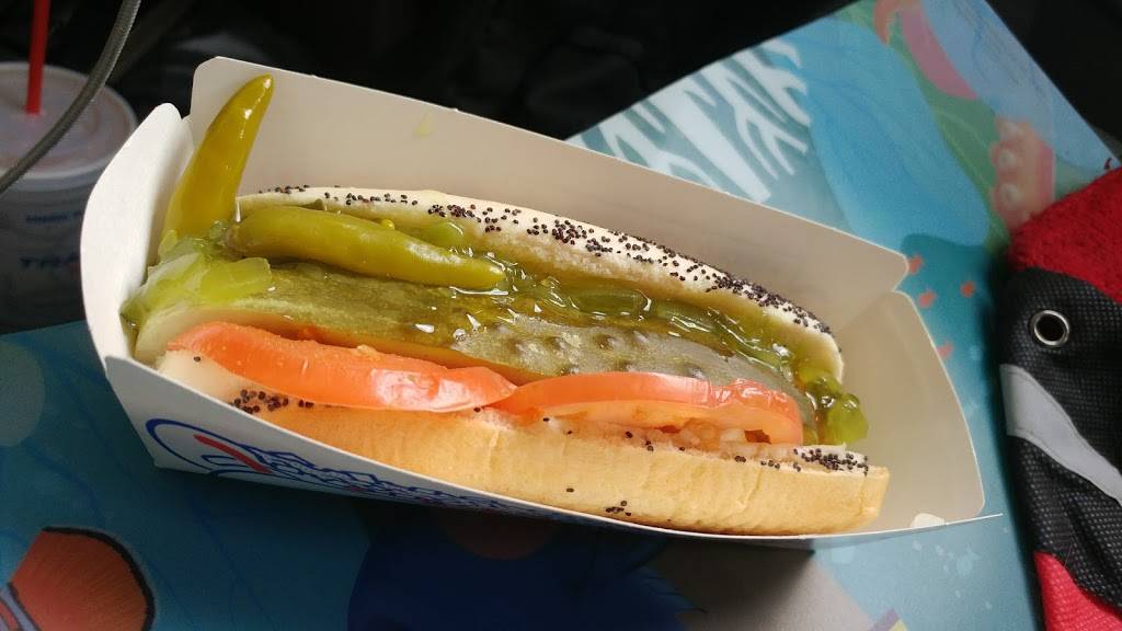 Sonic Drive-In | restaurant | 4305 Chambers Rd, Denver, CO 80239, USA | 3033710774 OR +1 303-371-0774