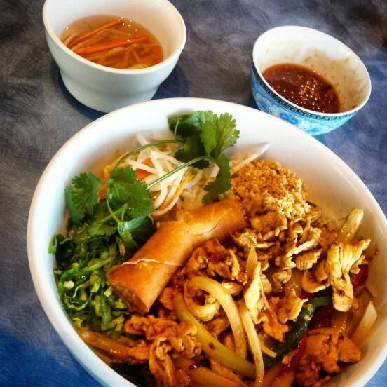 Phở Việtnam | restaurant | 2214 Rogers Ave, Fort Smith, AR 72901, USA | 4797823227 OR +1 479-782-3227