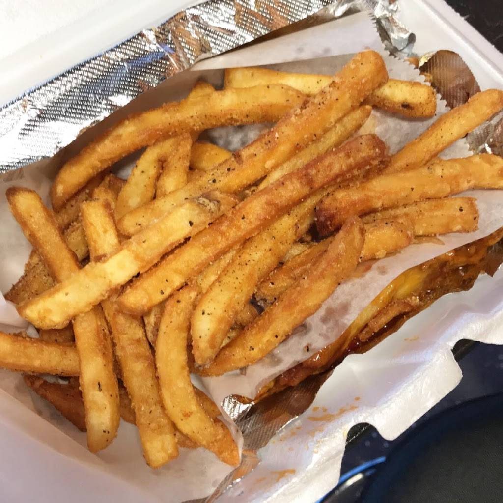 Wing Snob | restaurant | 24545 West 12 Mile Road, Southfield, MI 48034, USA | 2484609464 OR +1 248-460-9464