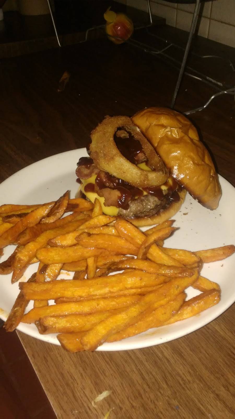 Aracris Greentree Inn Restaurant | restaurant | 1006 Greentree Rd, Pittsburgh, PA 15220, USA | 4129214601 OR +1 412-921-4601