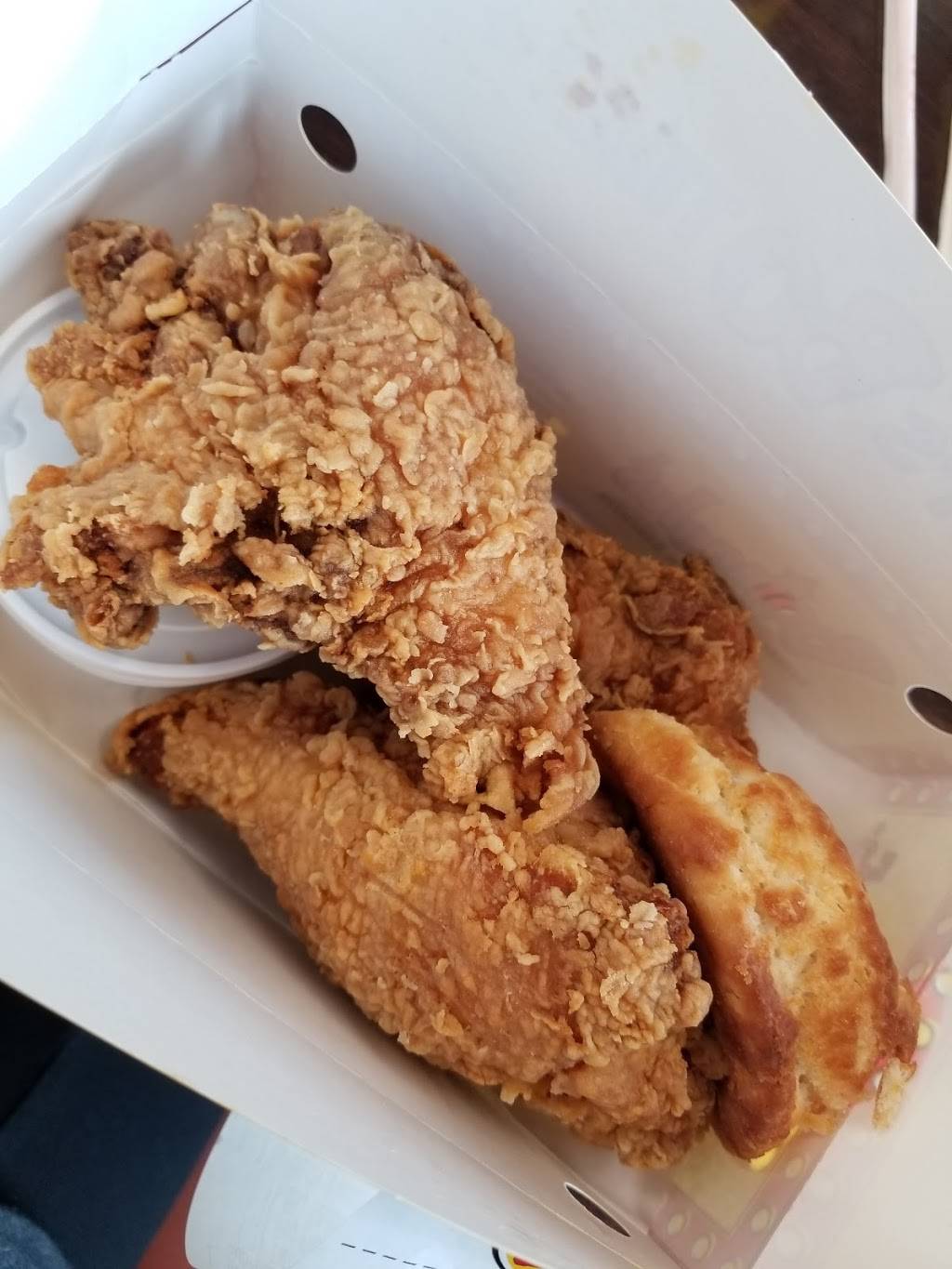 Bojangles Famous Chicken n Biscuits | restaurant | 4409 Landover Rd, Greensboro, NC 27407, USA | 3368555905 OR +1 336-855-5905