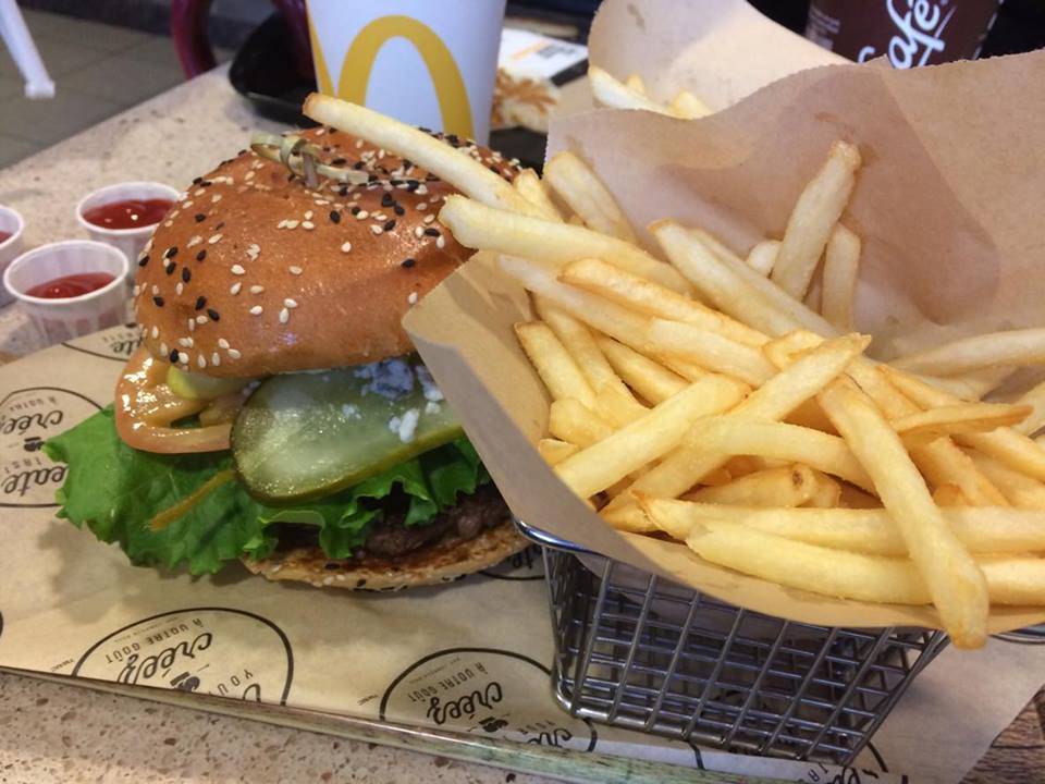 McDonalds | cafe | 1850 Baseline Rd, Nepean, ON K2L 0C6, Canada | 6137235719 OR +1 613-723-5719