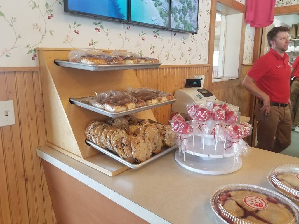 The Cherry Hut | bakery | 211 N Michigan Ave, Beulah, MI 49617, USA | 2318824431 OR +1 231-882-4431