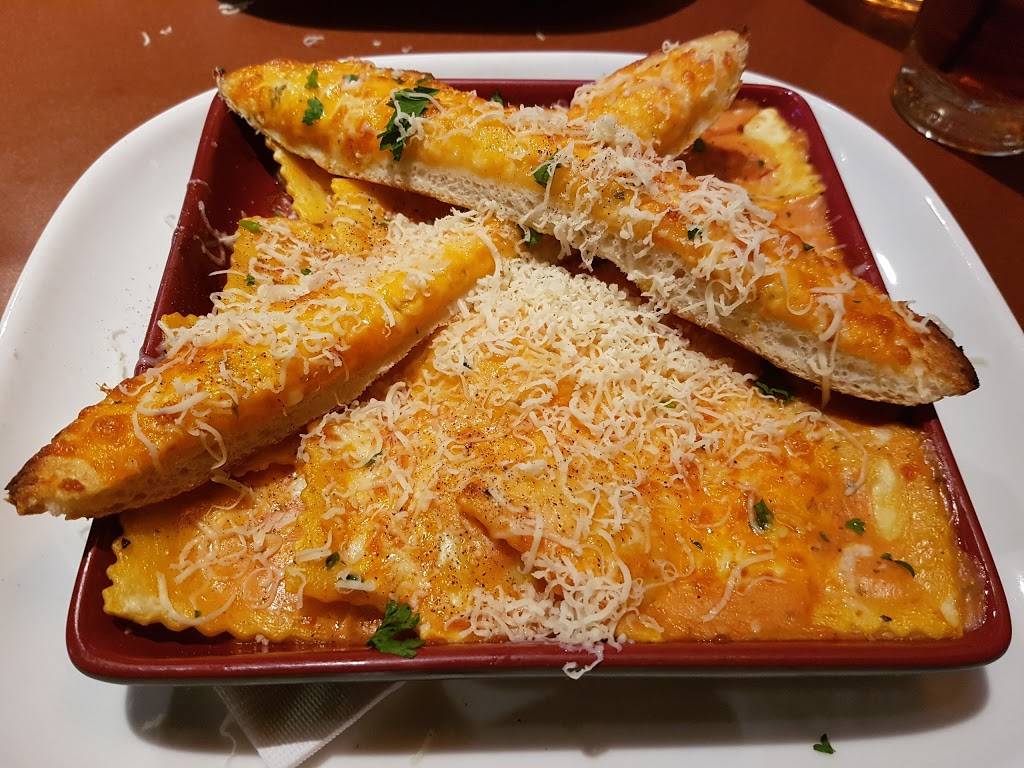 Boston Pizza | restaurant | 180 Bell Blvd, Belleville, ON K8P 5L2, Canada | 6139662444 OR +1 613-966-2444