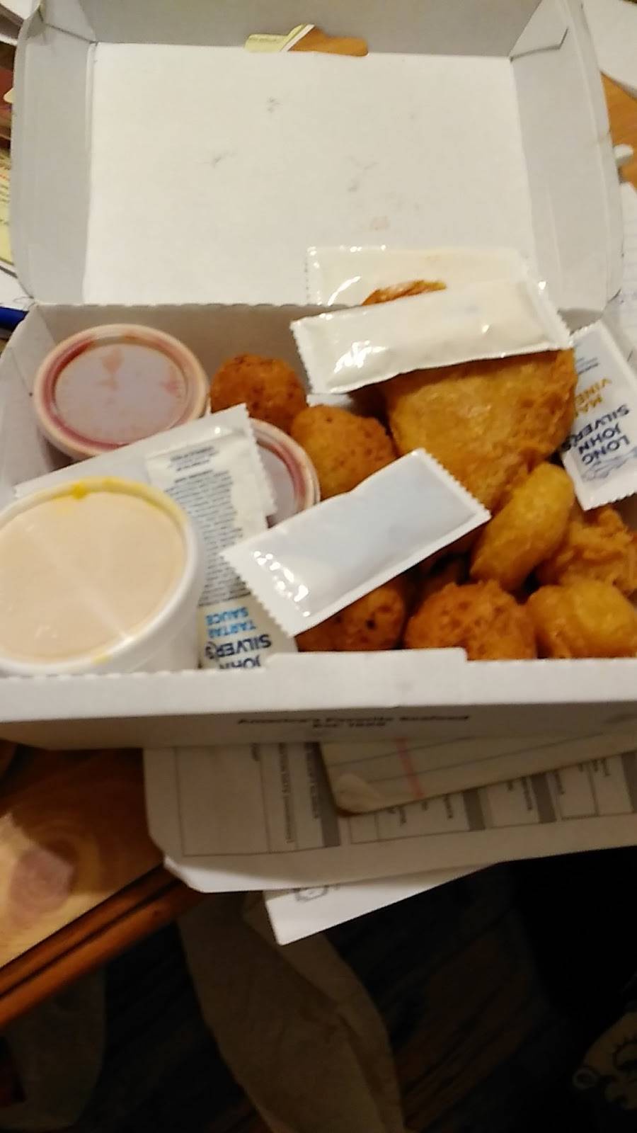 Long John Silvers | restaurant | 802 E Church St, Martinsville, VA 24112, USA | 2766387300 OR +1 276-638-7300