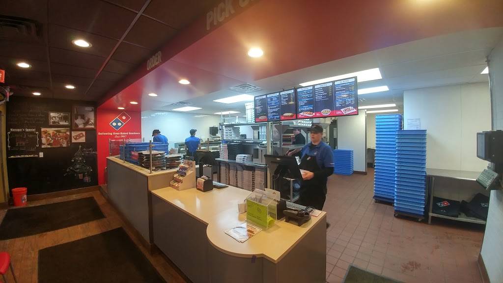 Dominos Pizza | meal delivery | 2418 Margaret St N, North St Paul, MN 55109, USA | 6517773030 OR +1 651-777-3030