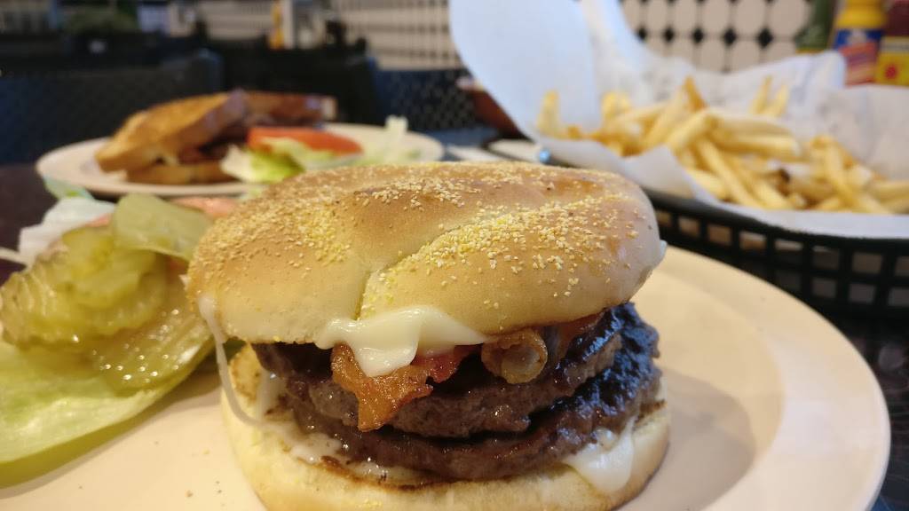 Steak & Egger | restaurant | 8408 Joliet Rd, McCook, IL 60525, USA | 7088539240 OR +1 708-853-9240