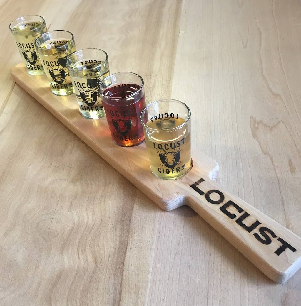 Locust Cider & Brewing Alki Beach | restaurant | 2820 Alki Ave SW, Seattle, WA 98116, USA | 2067086458 OR +1 206-708-6458