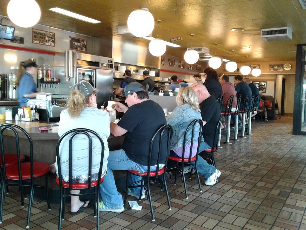 Waffle House | meal takeaway | 3811 Hwy 119 At, I-25, Longmont, CO 80504, USA | 3037724776 OR +1 303-772-4776
