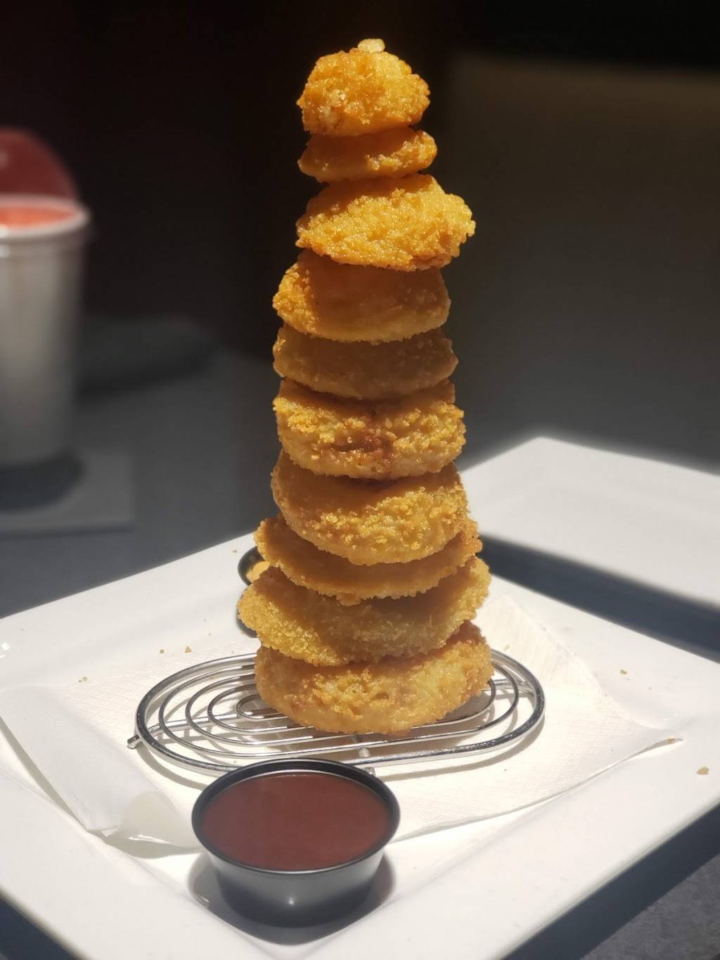 Black Rock Bar & Grill | restaurant | 5001 Monroe St, Toledo, OH 43623, USA | 4197207625 OR +1 419-720-7625