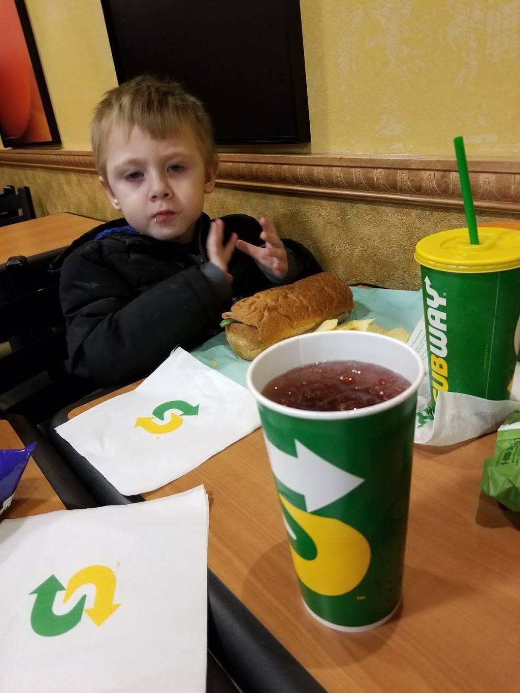 Subway | restaurant | 5195 Beckley Rd, Battle Creek, MI 49015, USA | 2699790484 OR +1 269-979-0484