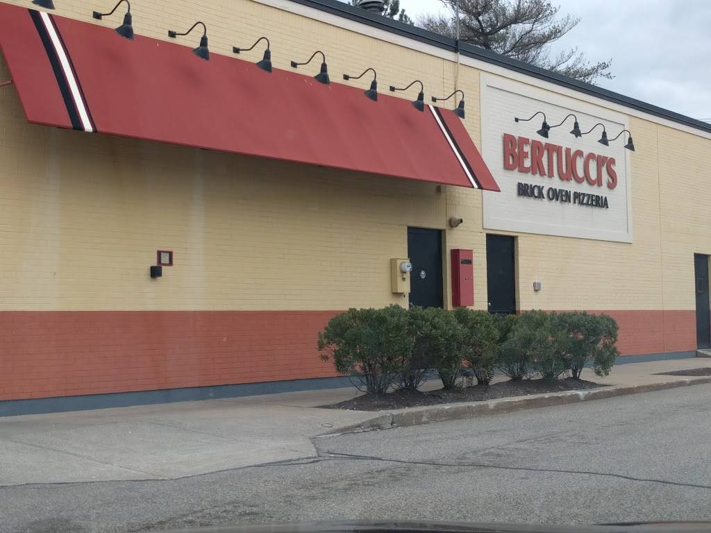 Bertuccis Italian Restaurant | restaurant | 90 Derby St, Hingham, MA 02043, USA | 7817404405 OR +1 781-740-4405