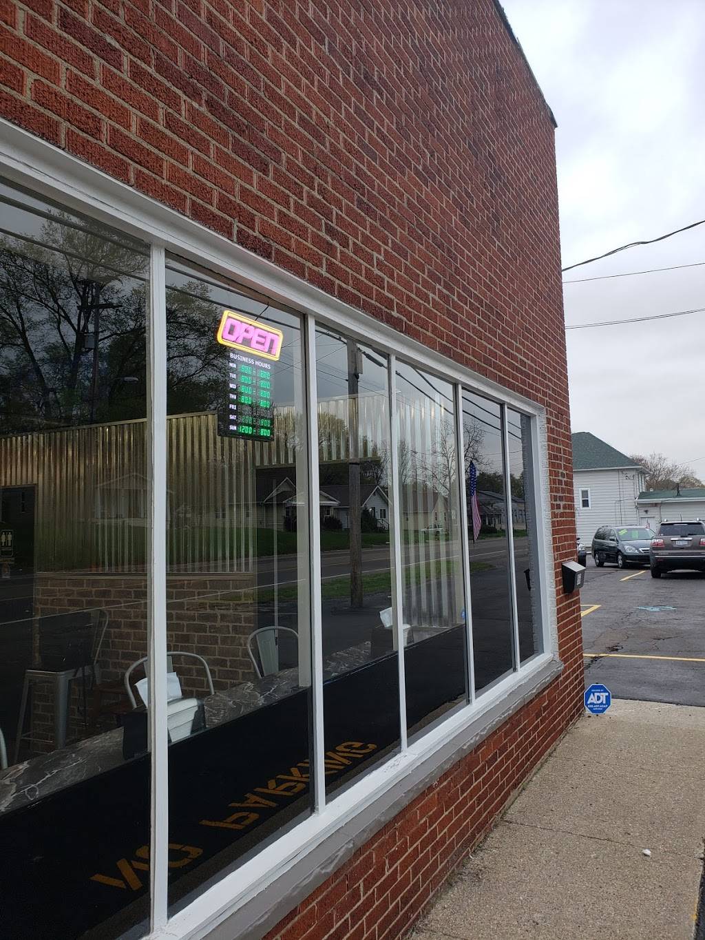 Pennfield Ice Cream & Coffee Shop | restaurant | 956 Capital Ave NE, Battle Creek, MI 49017, USA | 2692821398 OR +1 269-282-1398