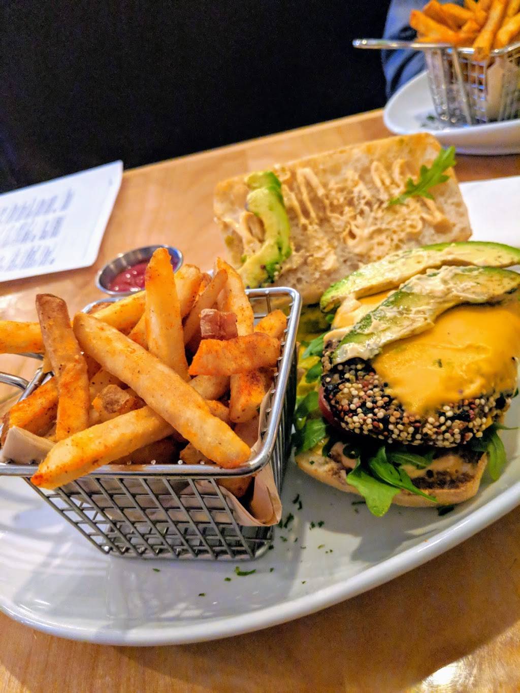 The Griffon House | restaurant | 810 Center St, Lewiston, NY 14092, USA | 7164057291 OR +1 716-405-7291