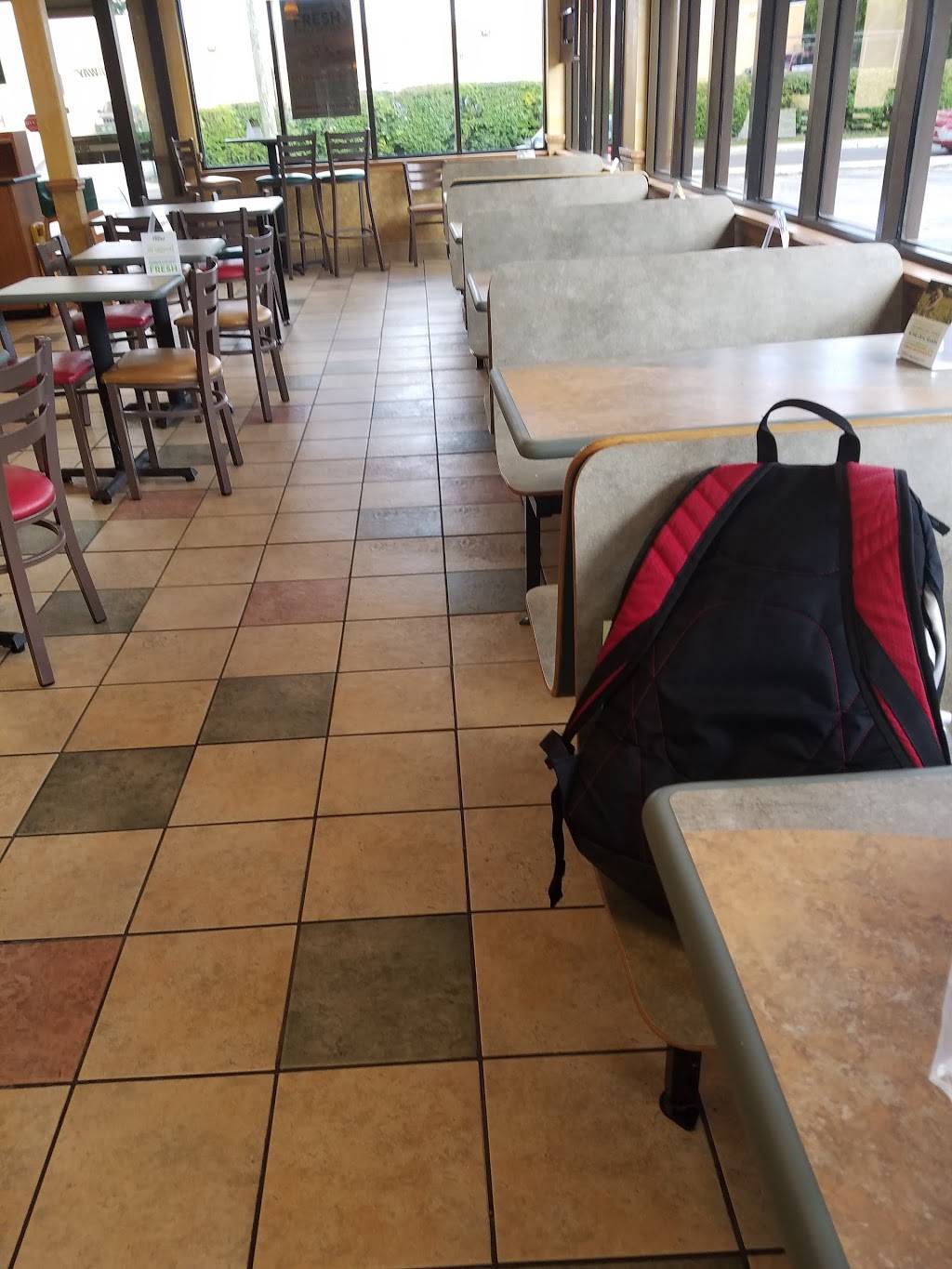 Subway Restaurants | restaurant | 1634 E 10th St, Indianapolis, IN 46201, USA | 3176361231 OR +1 317-636-1231