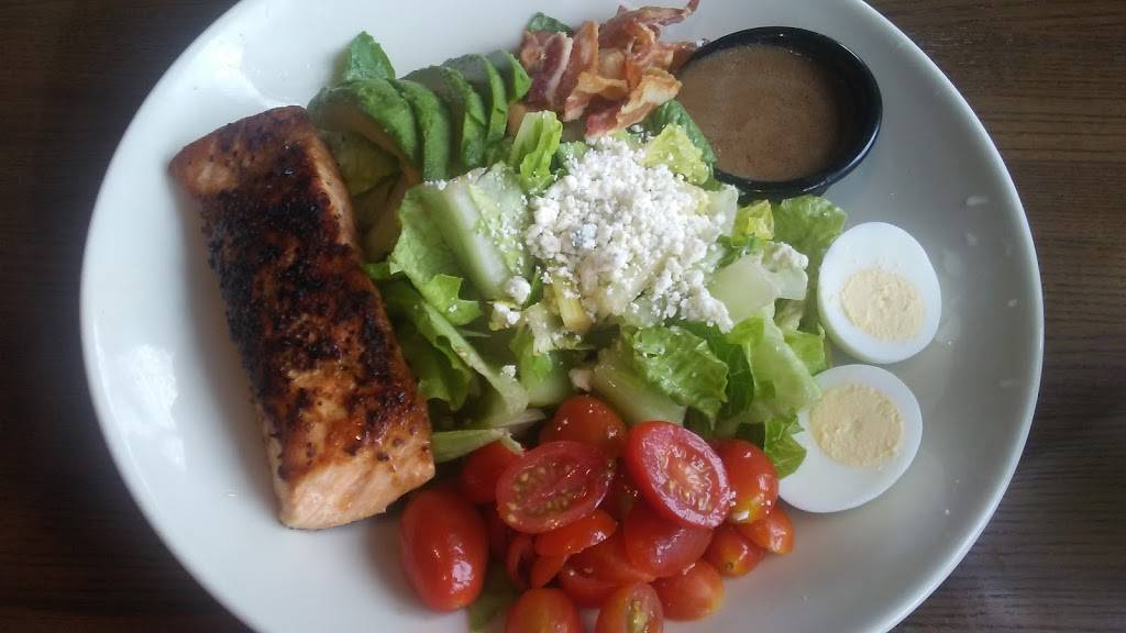 TGI Fridays | restaurant | 4701 Firestone Blvd, South Gate, CA 90280, USA | 3235662979 OR +1 323-566-2979