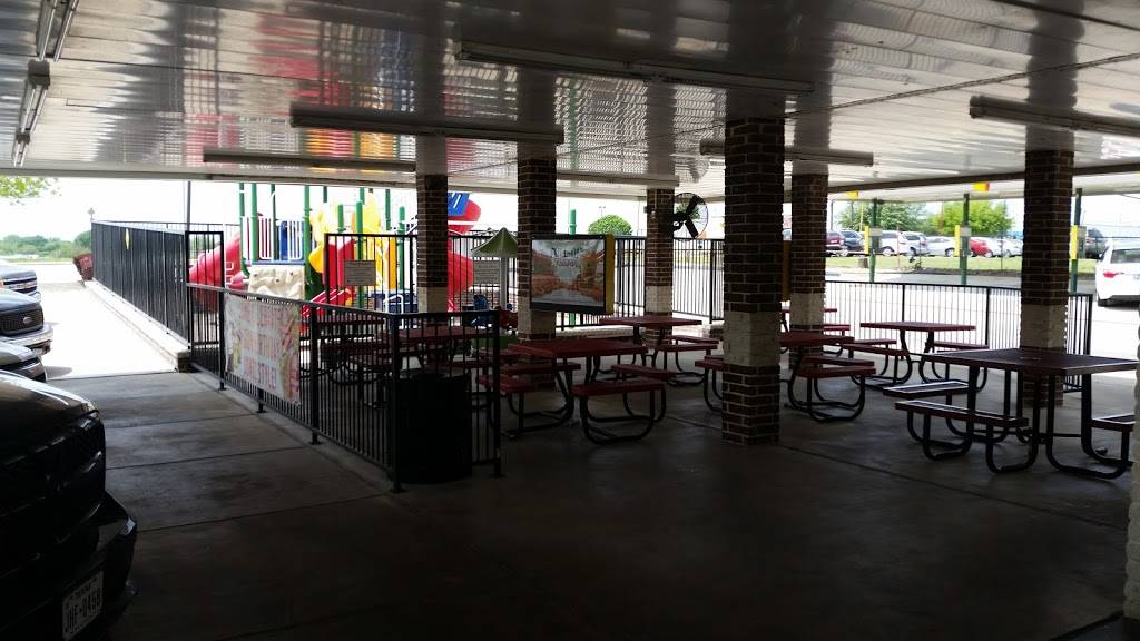 Sonic Drive-In | restaurant | 8602 S Lancaster Rd, Dallas, TX 75241, USA | 4695672222 OR +1 469-567-2222