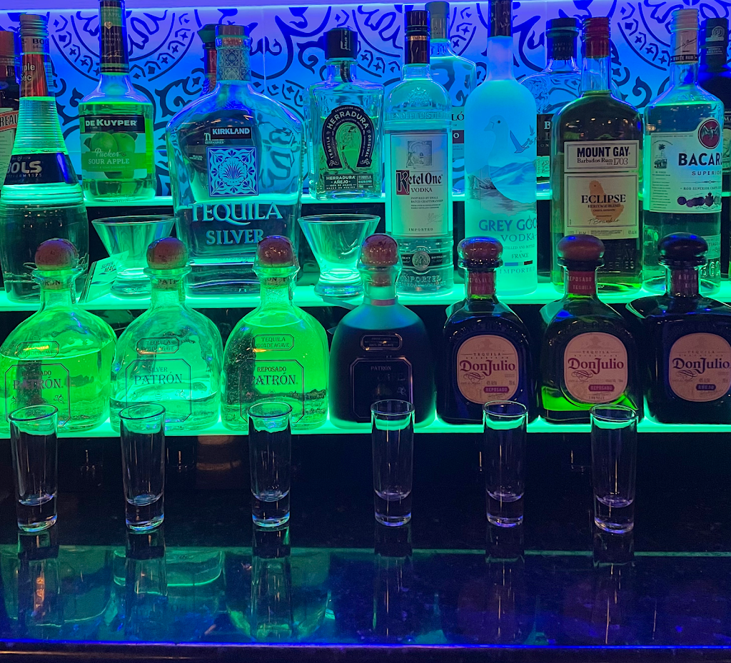 SuperMachi Grill & Bar | restaurant | 7931 NW 2nd St, Miami, FL 33126, USA | 3052663226 OR +1 305-266-3226