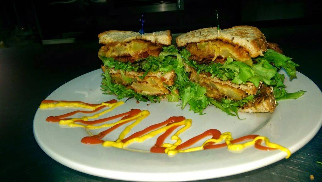 Anthonys Restaurant and Pub | restaurant | 3151 Voyager Ln, Joliet, IL 60431, USA | 8152542315 OR +1 815-254-2315