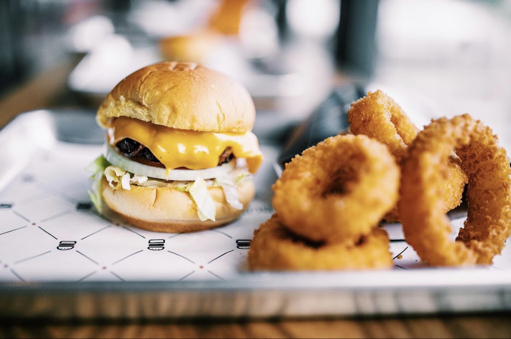 BurgerIM | restaurant | 1060 Flatbush Ave, Brooklyn, NY 11226, USA | 3474420507 OR +1 347-442-0507